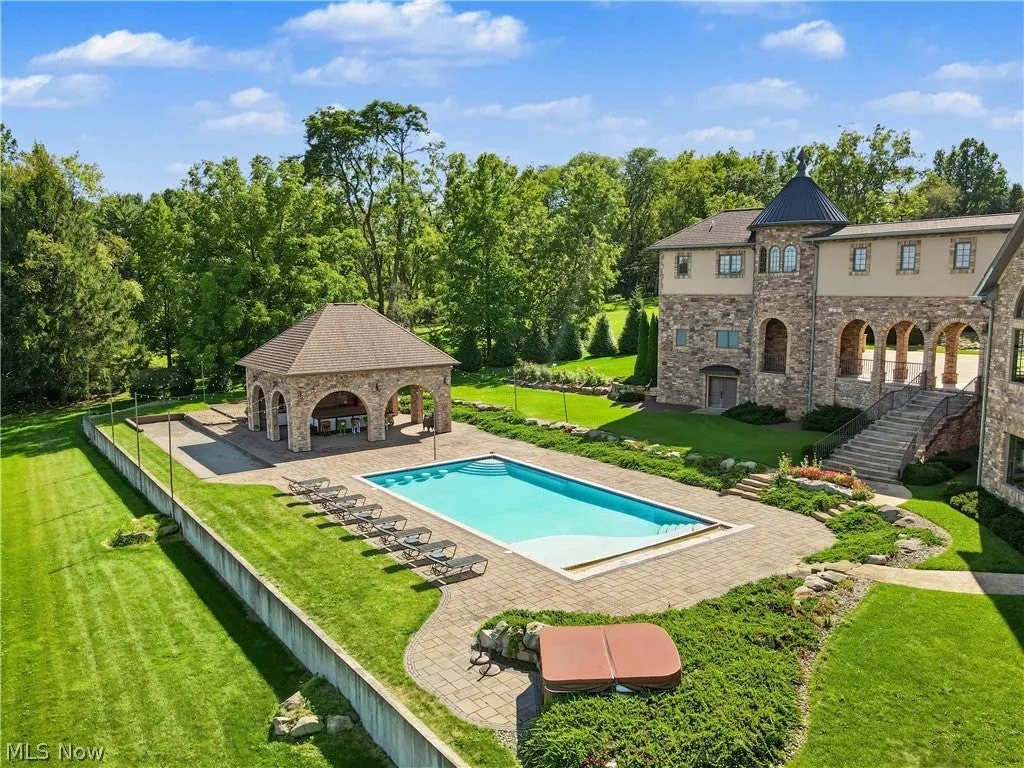 Lake-View Ohio Estate With an Eight-Car Heated Garage and Saltwater Pool Lists for $3,895,000 19 180 Via Napoli St North Lima OH 4445247