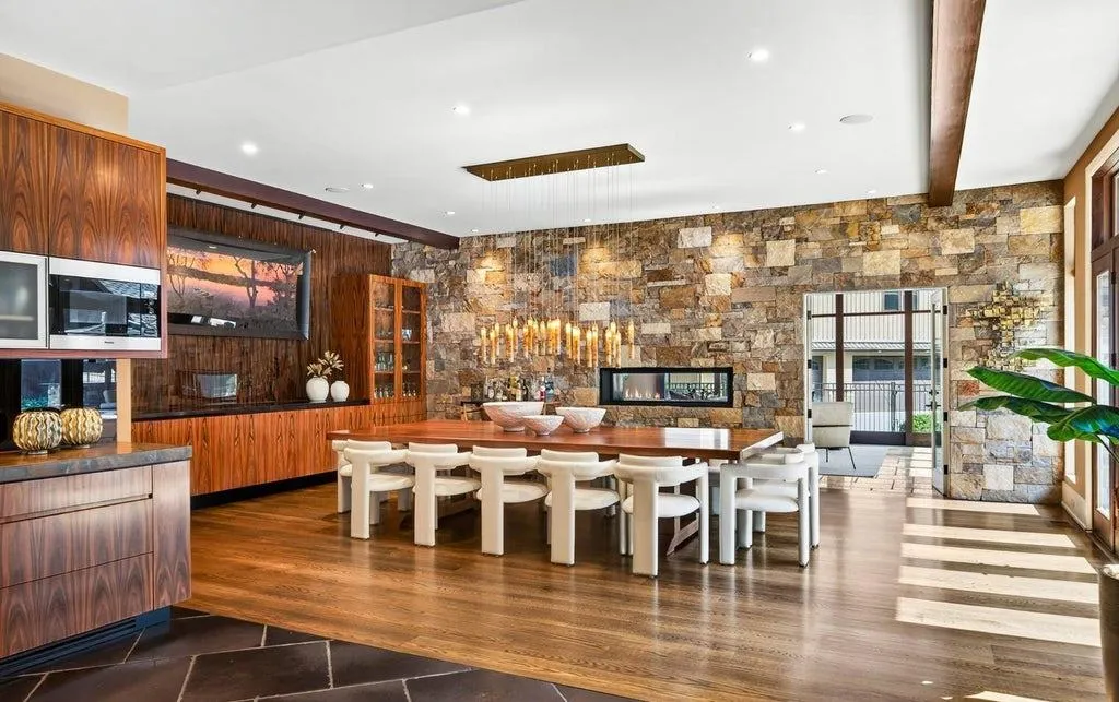 Pennsylvania Estate With an 8,300-Square-Foot Car Gallery for About 40 Vehicles Lists for $8,750,000 7 2250 Old Sentinel Trl Malvern PA 19355042