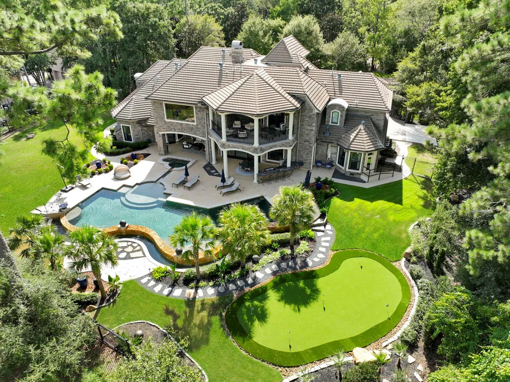 Texas Golf-Course Estate With a $2.3 Million Renovation Lists for $6 Million 1 26 Damask Rose Way Spring TX 7738201