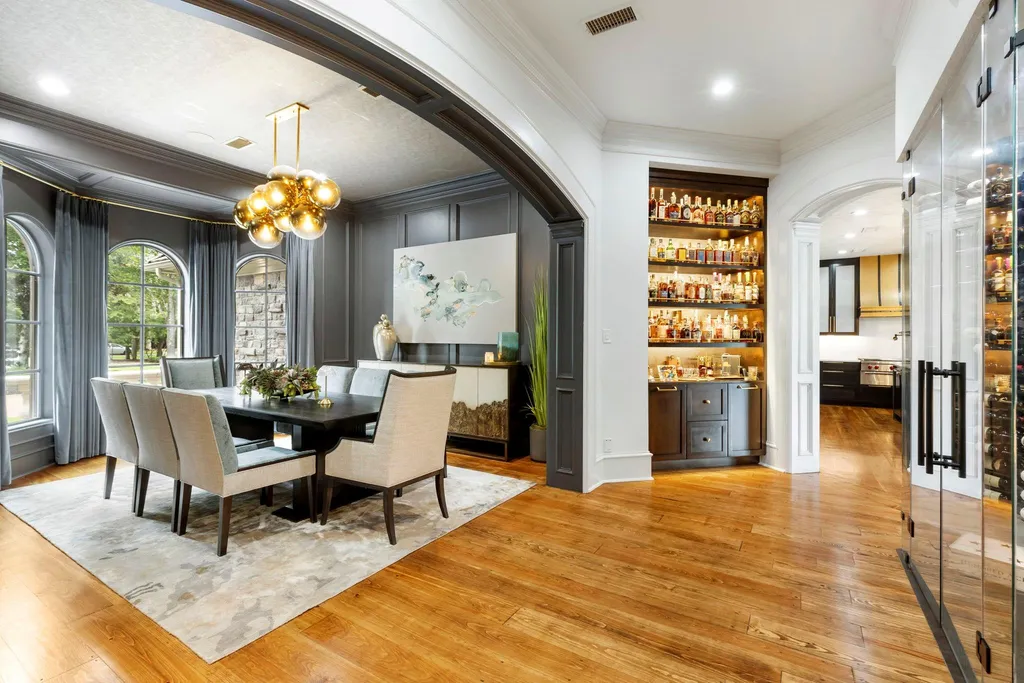 Texas Golf-Course Estate With a $2.3 Million Renovation Lists for $6 Million 6 26 Damask Rose Way Spring TX 7738207