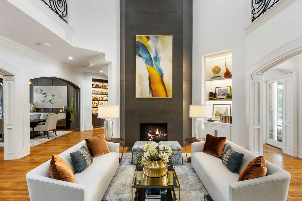 Texas Golf-Course Estate With a $2.3 Million Renovation Lists for $6 Million 5 26 Damask Rose Way Spring TX 7738210
