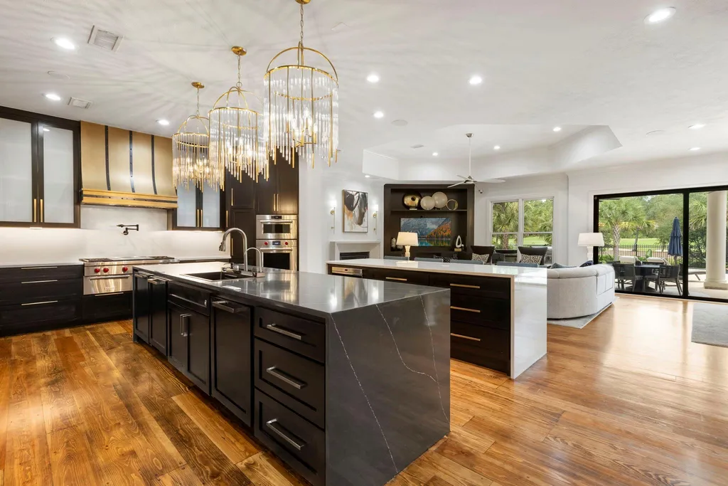 Texas Golf-Course Estate With a $2.3 Million Renovation Lists for $6 Million 13 26 Damask Rose Way Spring TX 7738215