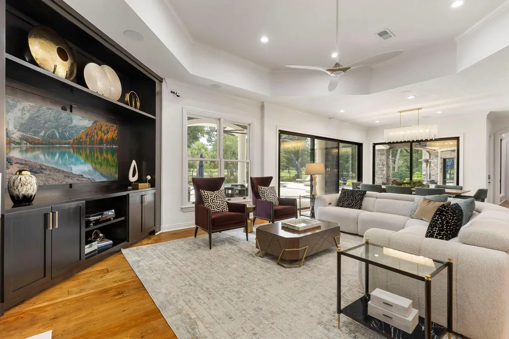 Texas Golf-Course Estate With a $2.3 Million Renovation Lists for $6 Million 18 26 Damask Rose Way Spring TX 7738219