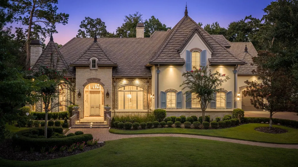 Reimagined French Country Estate With a La Cornue Kitchen Lists for $3,295,000 in Carlton Woods 1 26 N Palmiera Cir Spring TX 7738201
