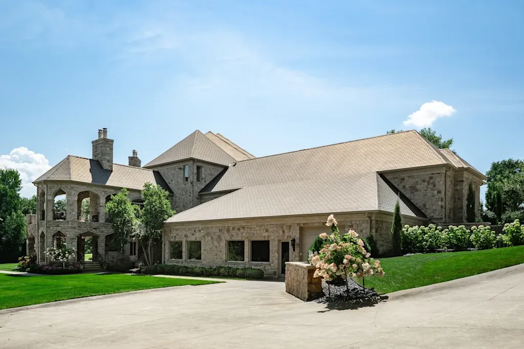 Iowa’s Most Expensive Home for Sale Is a 75-Acre Estate Filled With European Artifacts, Asking $10,200,000 4 3187 Feather Ridge Rd Toddville IA 52341 12