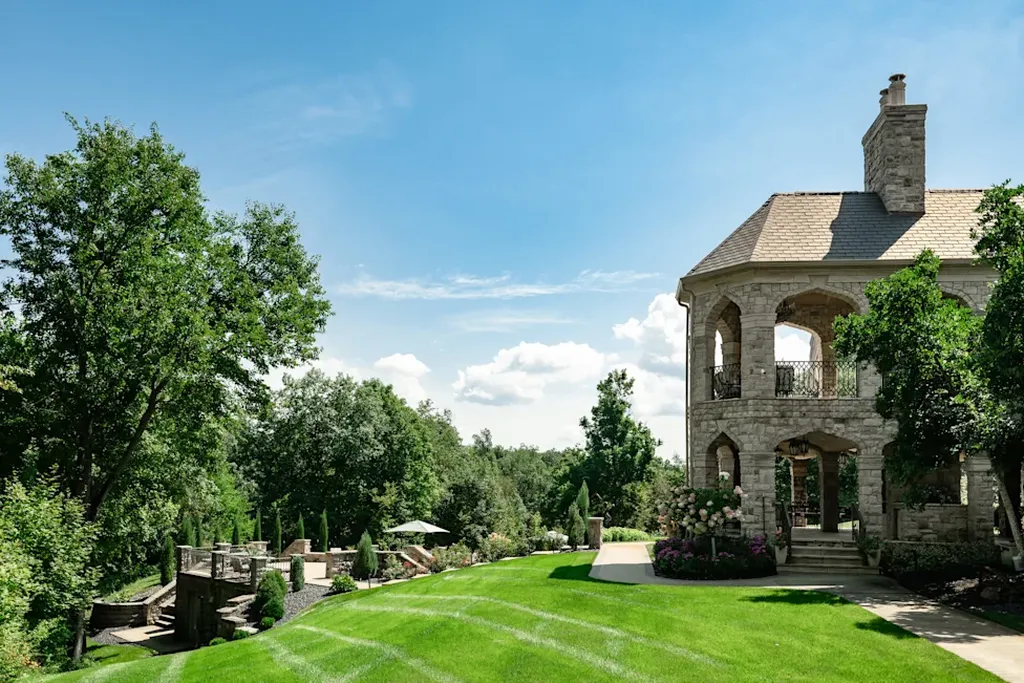 Iowa’s Most Expensive Home for Sale Is a 75-Acre Estate Filled With European Artifacts, Asking $10,200,000 14 3187 Feather Ridge Rd Toddville IA 52341 18