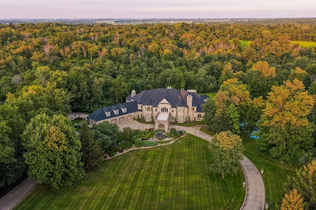 Iowa’s Most Expensive Home for Sale Is a 75-Acre Estate Filled With European Artifacts, Asking $10,200,000 3 3187 Feather Ridge Rd Toddville IA 52341 5