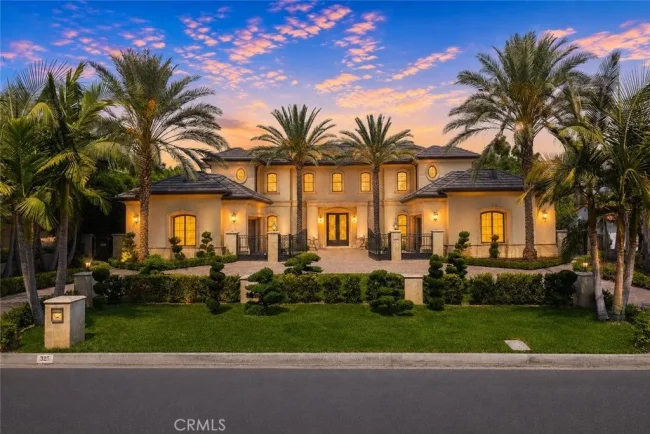 Newly Upgraded Arcadia Estate With Mountain Views and a Separate Wok Kitchen Lists for $5,780,000