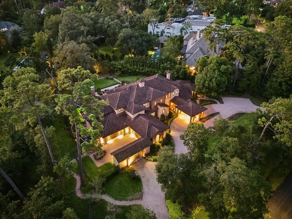 Sprawling Houston Estate with Beautifully Landscaped Grounds on Nearly 2 Acres Hits the Market for $7,495,000 2 327 E Friar Tuck Ln Houston TX 7702402