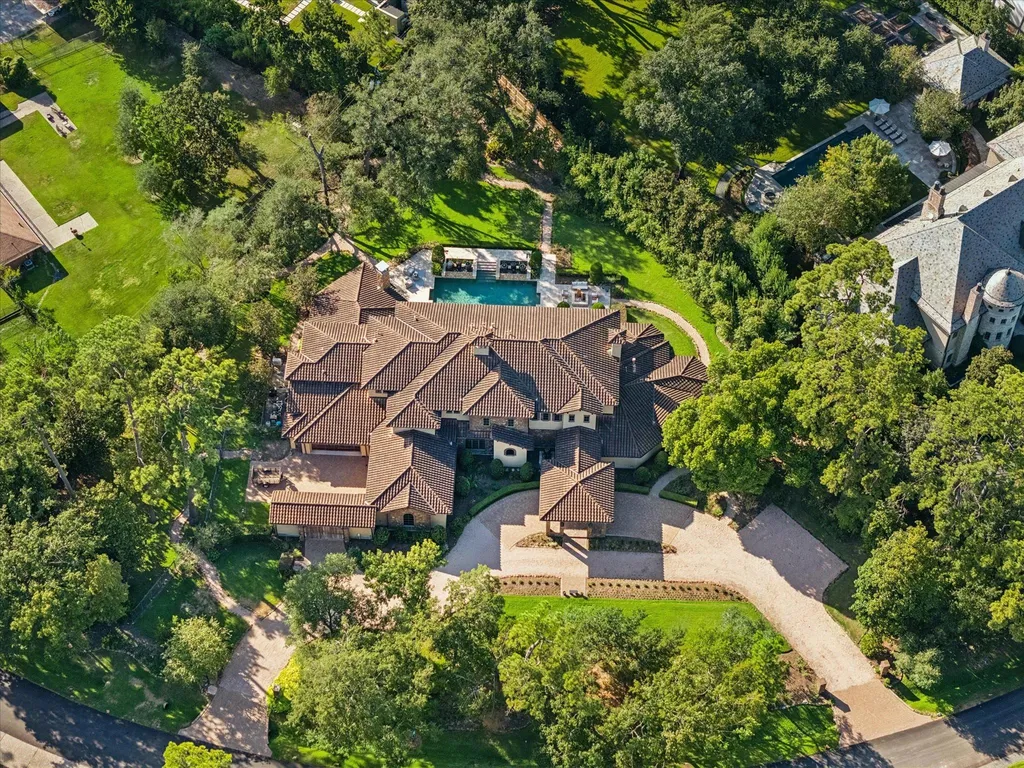 Sprawling Houston Estate with Beautifully Landscaped Grounds on Nearly 2 Acres Hits the Market for $7,495,000 3 327 E Friar Tuck Ln Houston TX 7702403