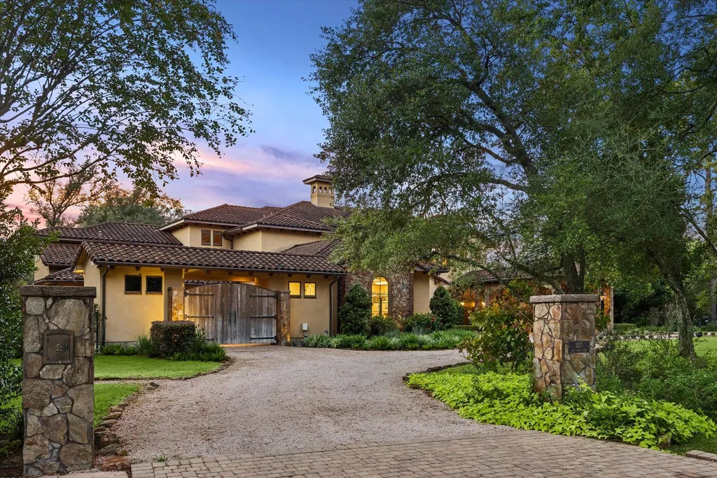 Sprawling Houston Estate with Beautifully Landscaped Grounds on Nearly 2 Acres Hits the Market for $7,495,000 18 327 E Friar Tuck Ln Houston TX 7702404