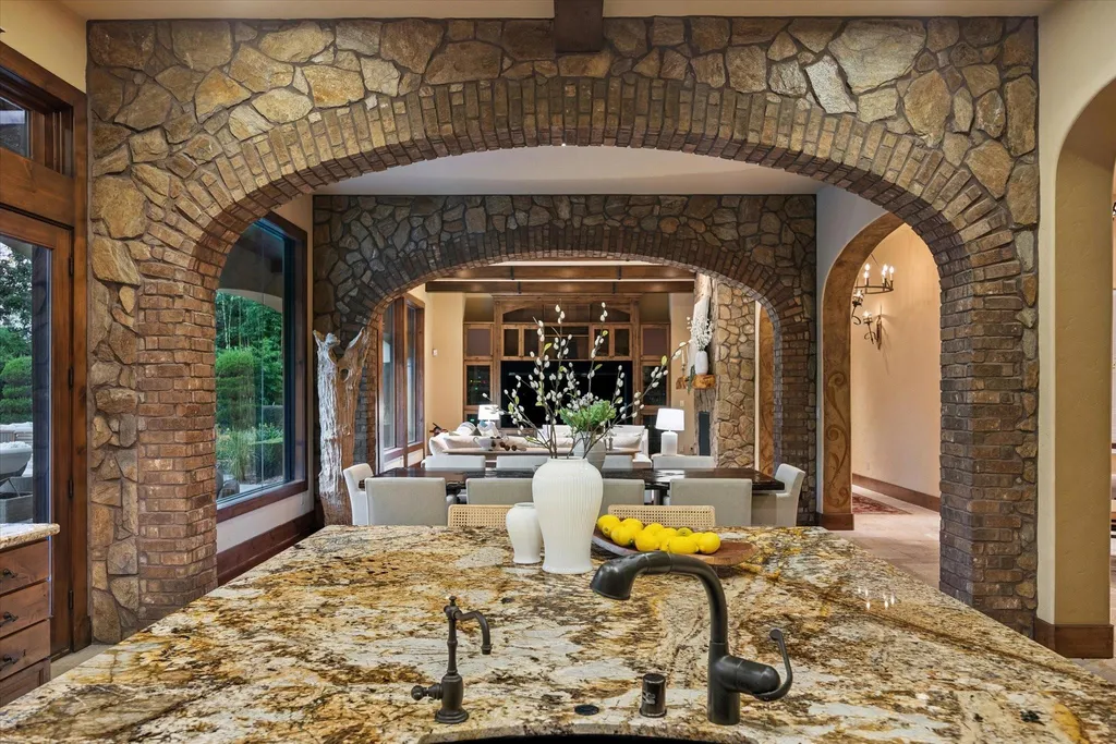 Sprawling Houston Estate with Beautifully Landscaped Grounds on Nearly 2 Acres Hits the Market for $7,495,000 9 327 E Friar Tuck Ln Houston TX 7702417