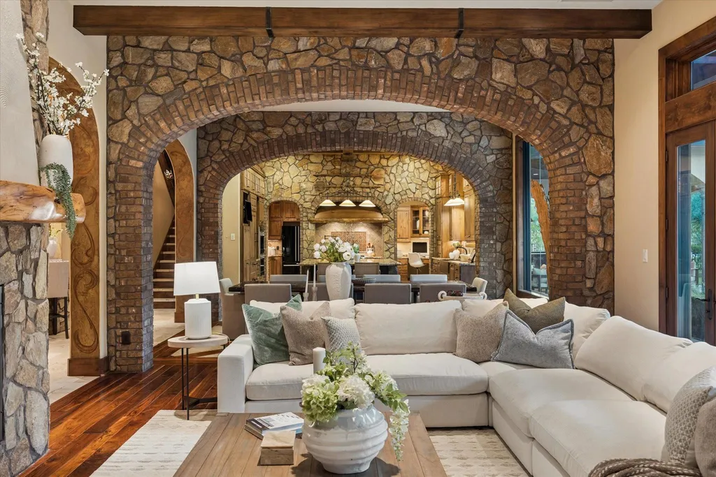 Sprawling Houston Estate with Beautifully Landscaped Grounds on Nearly 2 Acres Hits the Market for $7,495,000 10 327 E Friar Tuck Ln Houston TX 7702420