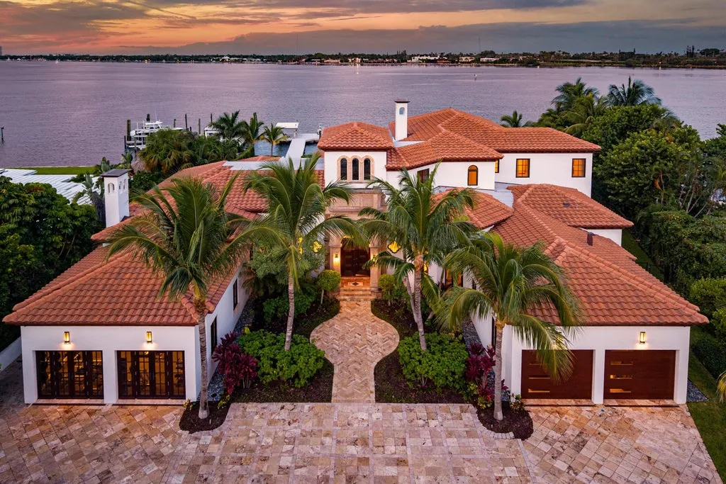 Reimagined West Palm Beach Waterfront Estate With a $410,000 Video Wall Lists for $26,500,000 2 3400 N Flagler Drive West Palm Beach FL06