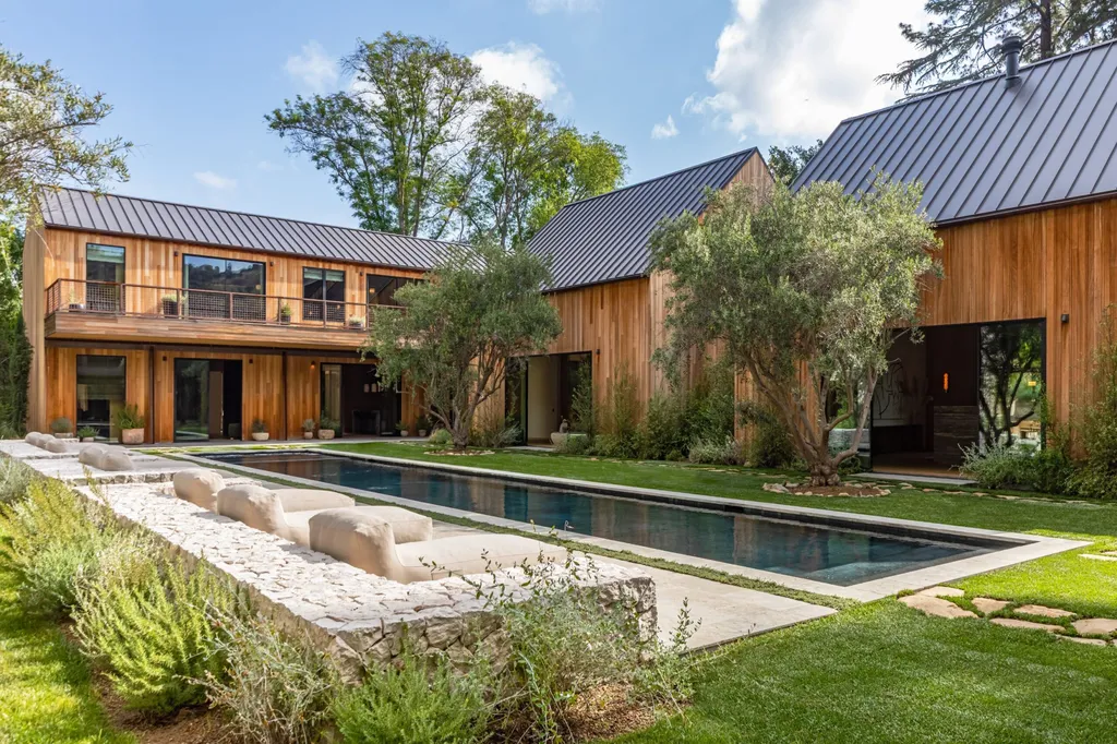 After Asking $42 Million, a Newly Built Los Angeles Compound Returns at $31.95 Million 15 3405 Fryman Rd Studio City CA 91604 12