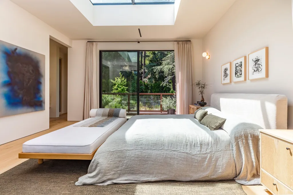 After Asking $42 Million, a Newly Built Los Angeles Compound Returns at $31.95 Million 10 3405 Fryman Rd Studio City CA 91604 26