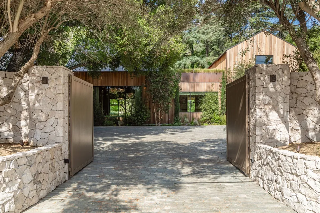After Asking $42 Million, a Newly Built Los Angeles Compound Returns at $31.95 Million 3 3405 Fryman Rd Studio City CA 91604 5