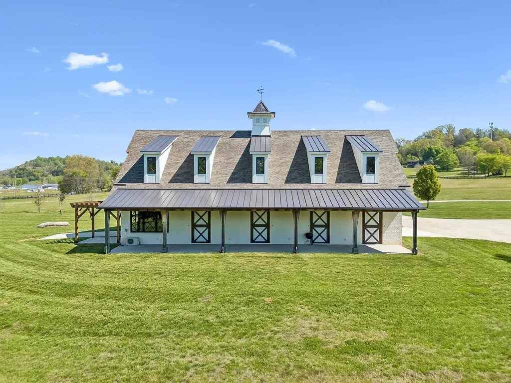 Secluded Franklin Estate with a Custom Barn and 42 Preserved Acres Hits the Market for $12,750,000 16 4067 Carters Creek Pike Franklin TN 37064 19