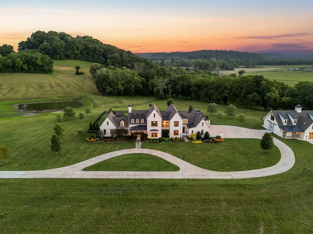 Secluded Franklin Estate with a Custom Barn and 42 Preserved Acres Hits the Market for $12,750,000 18 4067 Carters Creek Pike Franklin TN 37064 20