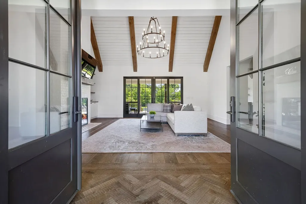 Secluded Franklin Estate with a Custom Barn and 42 Preserved Acres Hits the Market for $12,750,000 5 4067 Carters Creek Pike Franklin TN 37064 25