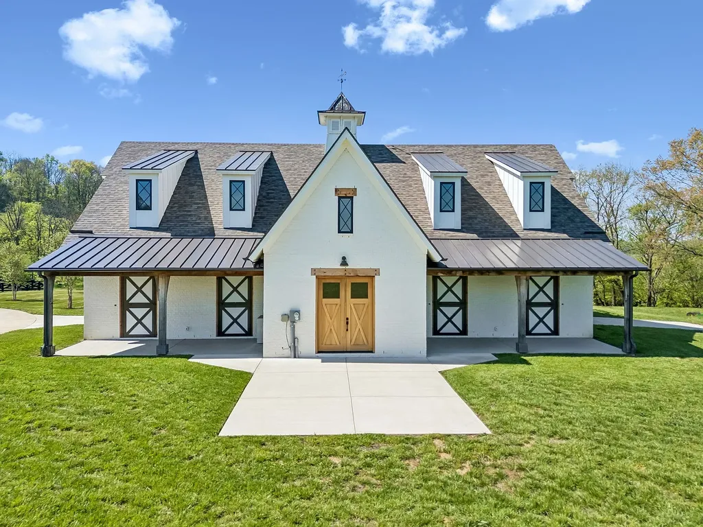 Secluded Franklin Estate with a Custom Barn and 42 Preserved Acres Hits the Market for $12,750,000 15 4067 Carters Creek Pike Franklin TN 37064 37