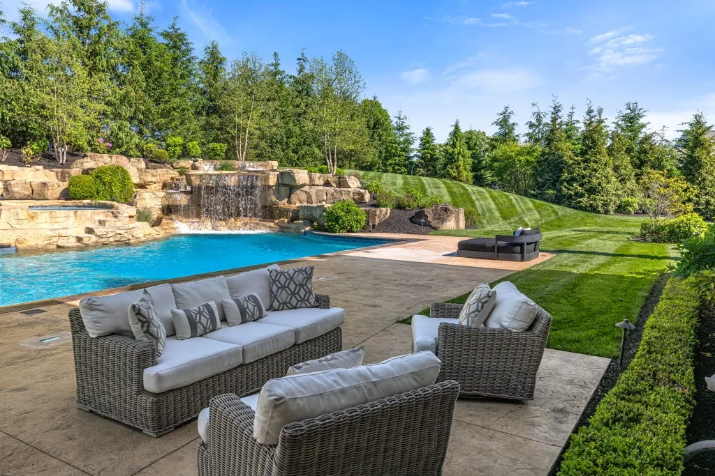 Tech-Forward Pennsylvania Estate With a Six-Bay Garage for Up to 12 Cars Lists for $7,690,000 16 435 Myoma Rd Mars PA 1604654