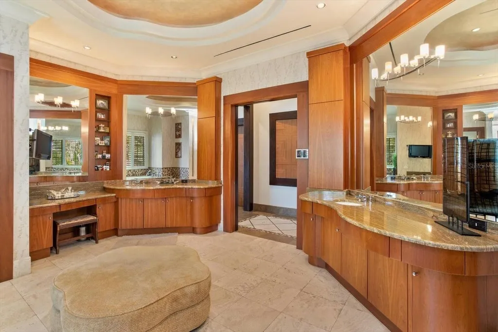 Elegant Isleworth Lakefront Estate With a Hidden Passage and Private Boat Dock Lists for $19,500,000 10 5192 VARDON DRIVE WINDERMERE FL 3478630