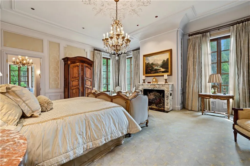 First-Time-to-Market Atlanta French Country Estate With a 4,000-Bottle Wine Cellar Lists for $18,250,000 15 5375 Long Island Dr NW Sandy Springs GA043