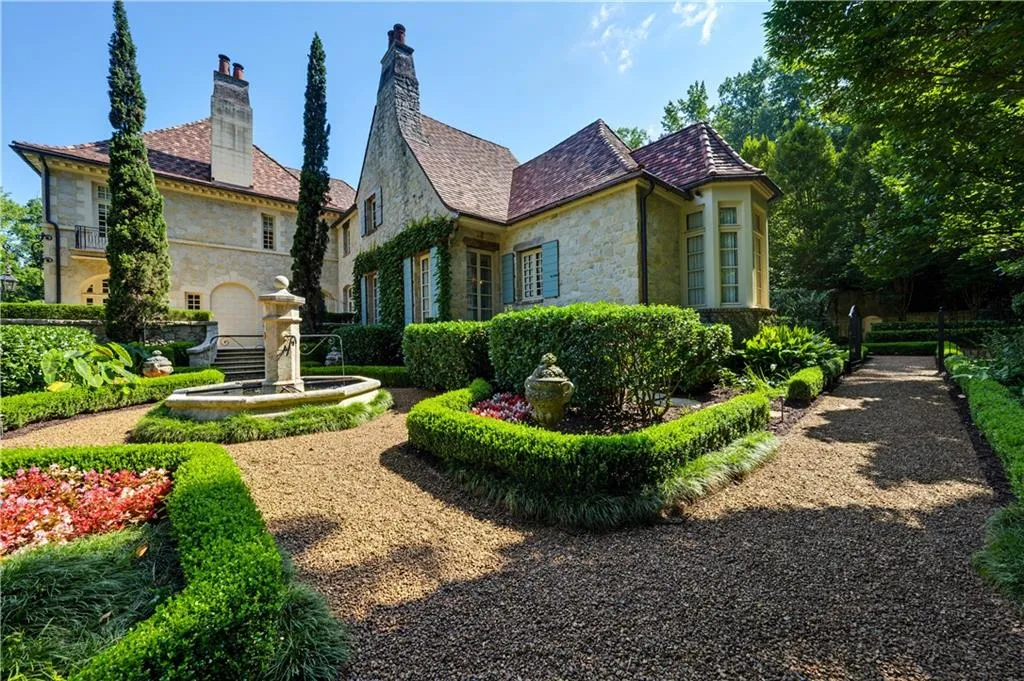 First-Time-to-Market Atlanta French Country Estate With a 4,000-Bottle Wine Cellar Lists for $18,250,000 26 5375 Long Island Dr NW Sandy Springs GA096