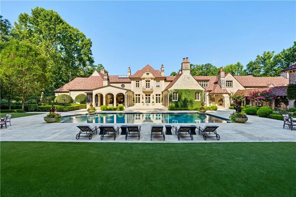 First-Time-to-Market Atlanta French Country Estate With a 4,000-Bottle Wine Cellar Lists for $18,250,000 24 5375 Long Island Dr NW Sandy Springs GA107