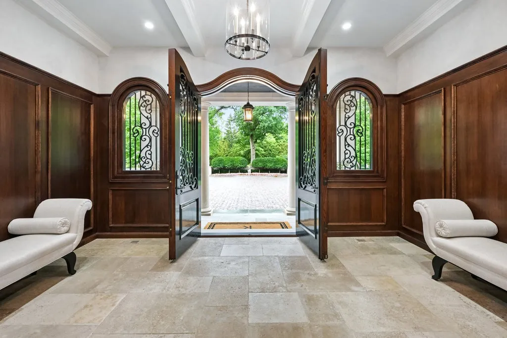 A Newly Built Lake Forest Estate Rises From the Remnants of a Rockefeller-Era Mansion. It’s Asking $21,999,900. 5 595 Circle Ln Lake Forest IL 6004506