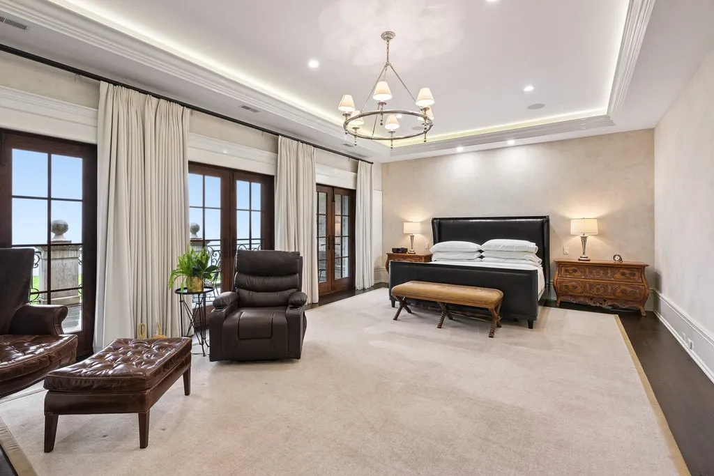 A Newly Built Lake Forest Estate Rises From the Remnants of a Rockefeller-Era Mansion. It’s Asking $21,999,900. 14 595 Circle Ln Lake Forest IL 6004529