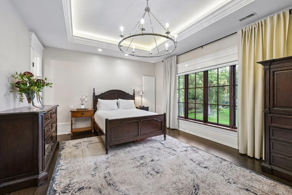 A Newly Built Lake Forest Estate Rises From the Remnants of a Rockefeller-Era Mansion. It’s Asking $21,999,900. 16 595 Circle Ln Lake Forest IL 6004534