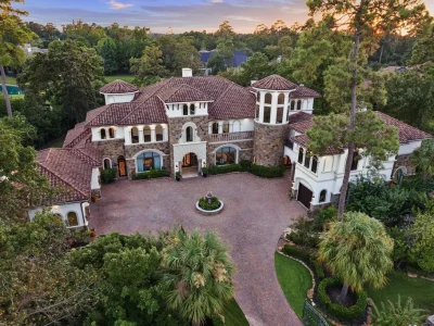 Mediterranean Carlton Woods Estate With Two Pools and a Private Casita Lists for $4,295,000 2 Mediterranean Carlton Woods Estate With Two Pools and a Private Casita Lists for $4,295,000