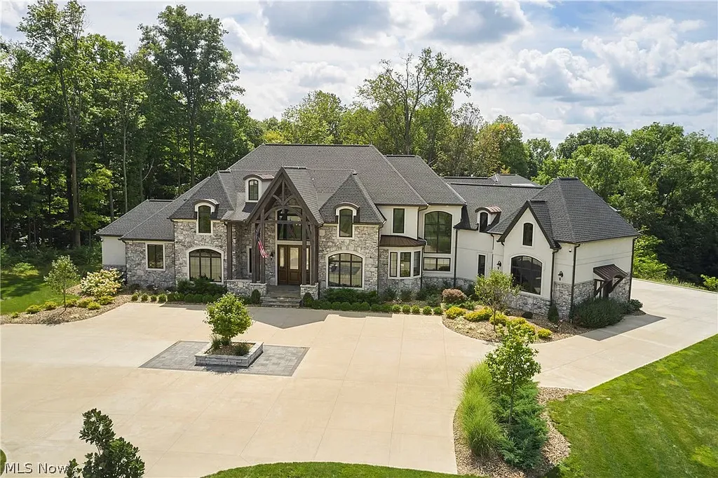 Sprawling Ohio Estate With a 30-Foot Great Room and 300-Bottle Wine Storage Lists for $4,950,000 2 6069 Oban Ct Medina OH 44256