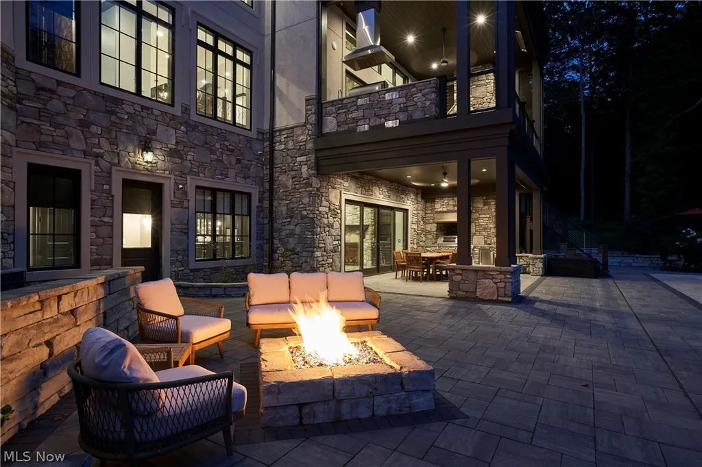 Sprawling Ohio Estate With a 30-Foot Great Room and 300-Bottle Wine Storage Lists for $4,950,000 18 6069 Oban Ct Medina OH 4425639