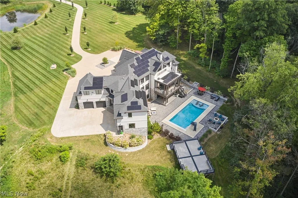 Sprawling Ohio Estate With a 30-Foot Great Room and 300-Bottle Wine Storage Lists for $4,950,000 19 6069 Oban Ct Medina OH 4425642
