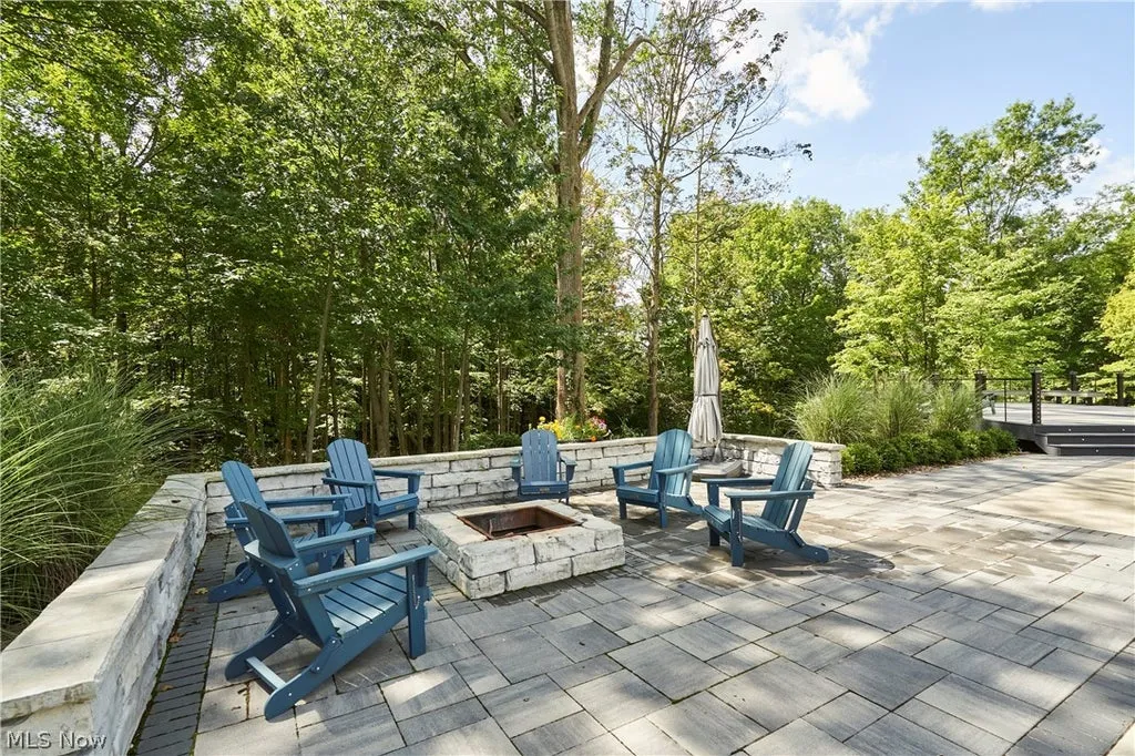 Sprawling Ohio Estate With a 30-Foot Great Room and 300-Bottle Wine Storage Lists for $4,950,000 17 6069 Oban Ct Medina OH 4425644