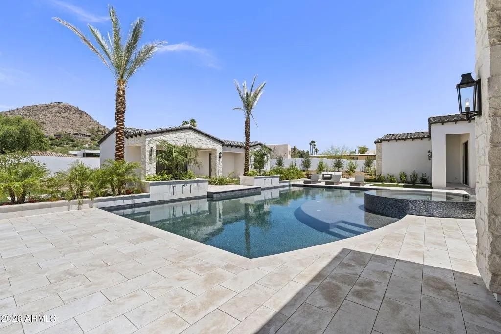 A Brand-New Paradise Valley Estate Has Views of Three Mountains—and a $9.289 Million Price Tag 17 6610 N Mountain View Drive Paradise Valley AZ 8525329