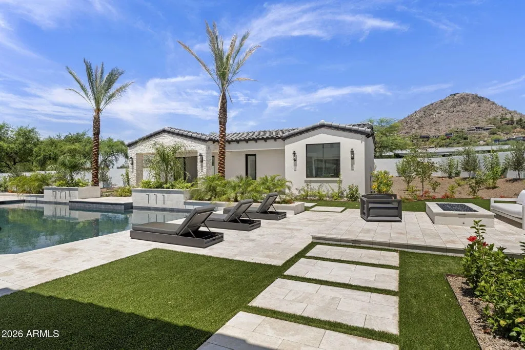 A Brand-New Paradise Valley Estate Has Views of Three Mountains—and a $9.289 Million Price Tag 15 6610 N Mountain View Drive Paradise Valley AZ 8525330