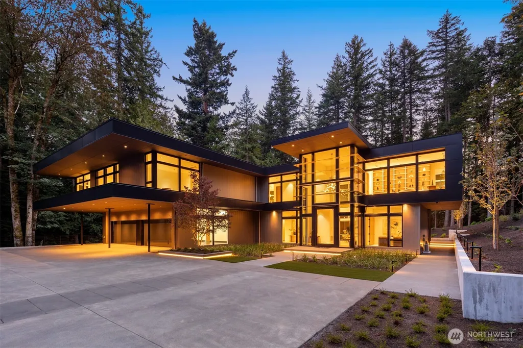 Newly Built Issaquah Estate With a 30-Foot Skylit Foyer and Floating Staircase Lists for $10.7 Million 2 6752 266th Court SE Issaquah WA 9802901