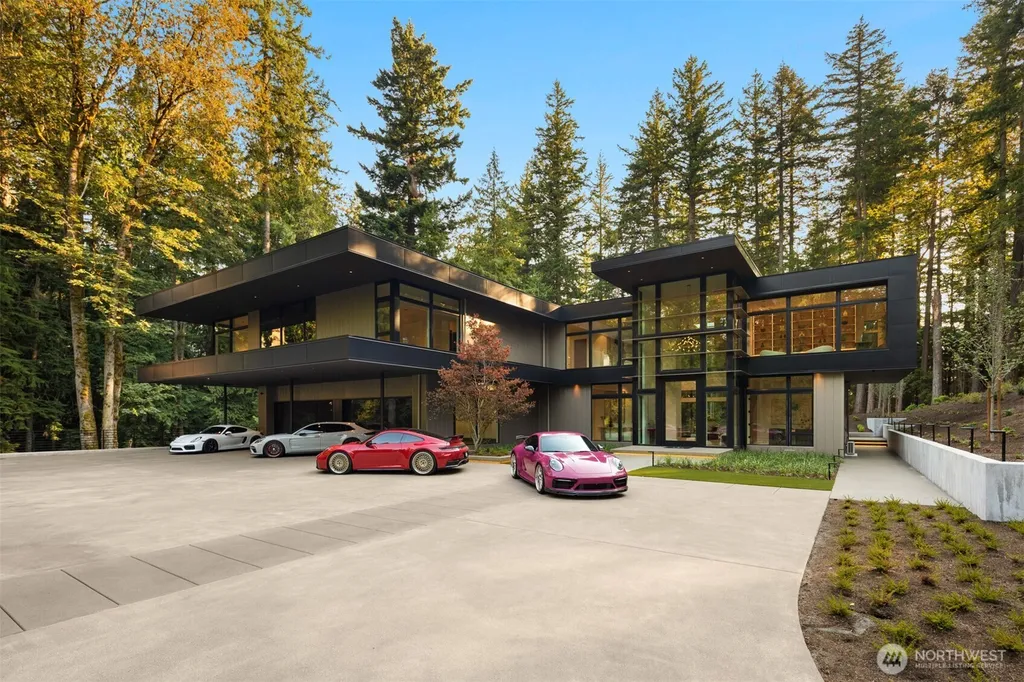 Newly Built Issaquah Estate With a 30-Foot Skylit Foyer and Floating Staircase Lists for $10.7 Million 1 6752 266th Court SE Issaquah WA 9802903