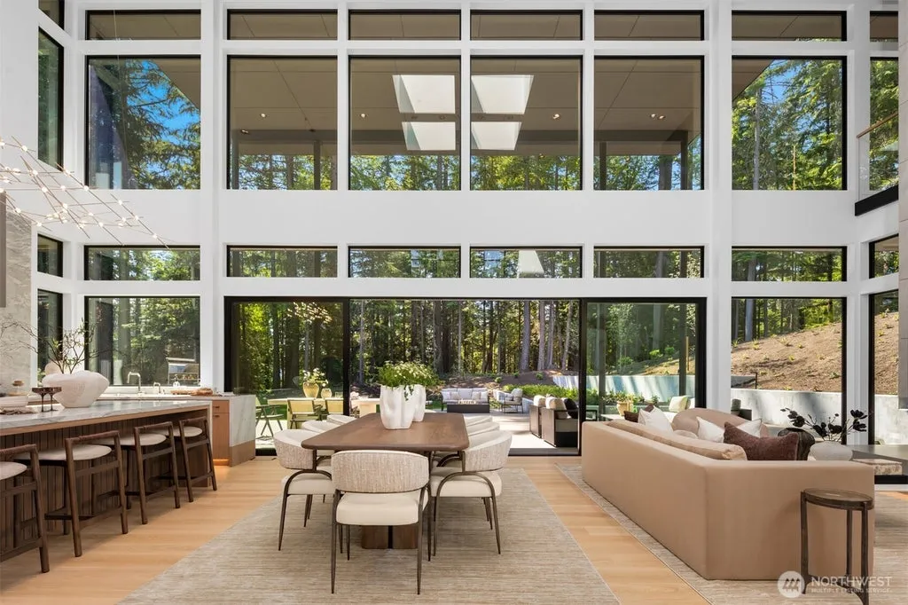 Newly Built Issaquah Estate With a 30-Foot Skylit Foyer and Floating Staircase Lists for $10.7 Million 5 6752 266th Court SE Issaquah WA 9802906