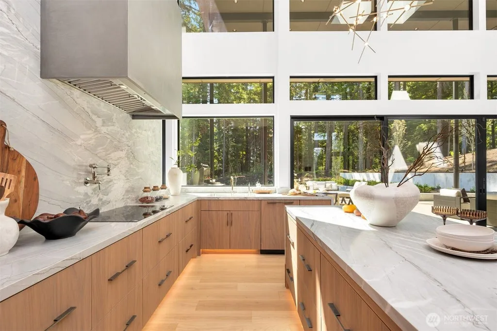 Newly Built Issaquah Estate With a 30-Foot Skylit Foyer and Floating Staircase Lists for $10.7 Million 9 6752 266th Court SE Issaquah WA 9802909