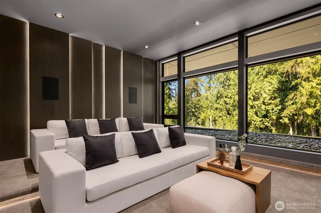 Newly Built Issaquah Estate With a 30-Foot Skylit Foyer and Floating Staircase Lists for $10.7 Million 14 6752 266th Court SE Issaquah WA 9802926