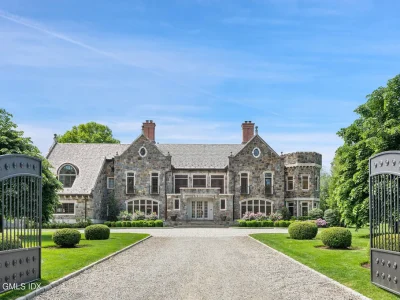Expansive Greenwich Stone Manor with a 1,500-Square-Foot Guest House and Resort-Style Pool Asks $12,995,000 2 Expansive Greenwich Stone Manor with a 1,500-Square-Foot Guest House and Resort-Style Pool Asks $12,995,000
