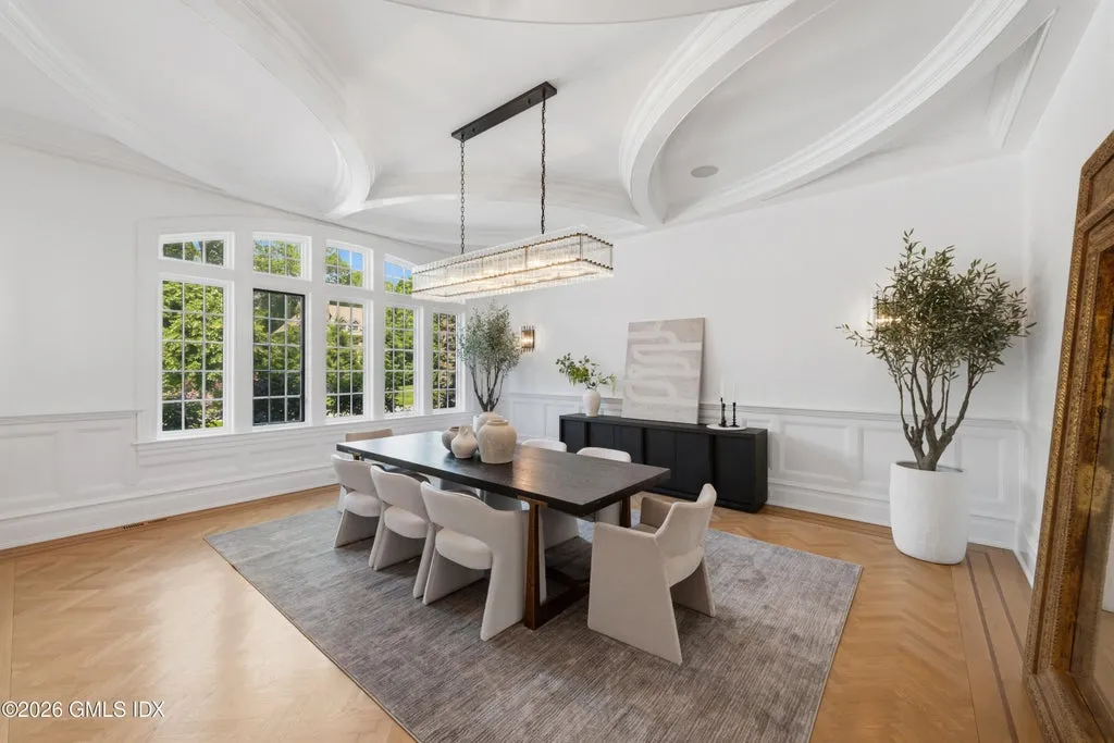 Expansive Greenwich Stone Manor with a 1,500-Square-Foot Guest House and Resort-Style Pool Asks $12,995,000 5 7 Loch Ln Greenwich CT 0683007