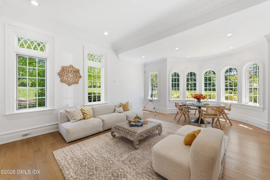 Expansive Greenwich Stone Manor with a 1,500-Square-Foot Guest House and Resort-Style Pool Asks $12,995,000 9 7 Loch Ln Greenwich CT 0683018