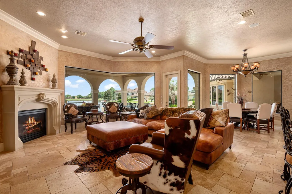 Elegant Katy Lakefront Estate With a Private Dock and Infinity Pool Is Pending at $2.599 Million 8 7614 Emerald Meadow Ct Katy TX 7749414