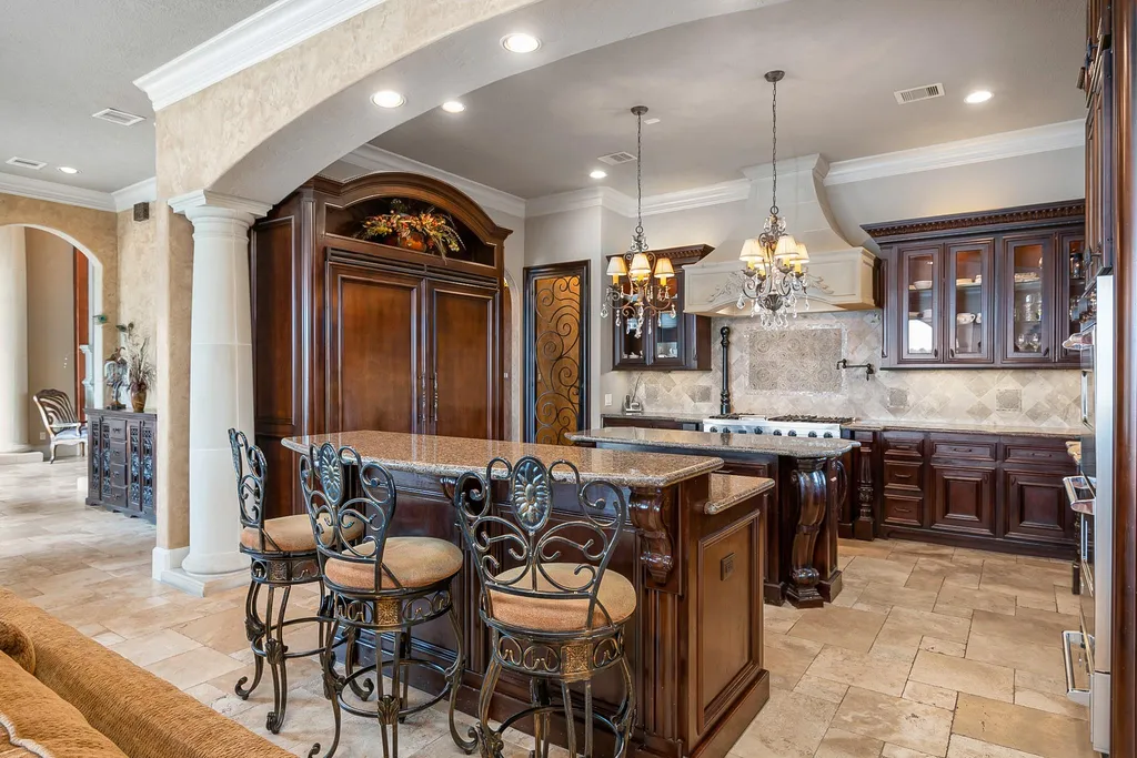 Elegant Katy Lakefront Estate With a Private Dock and Infinity Pool Is Pending at $2.599 Million 9 7614 Emerald Meadow Ct Katy TX 7749418